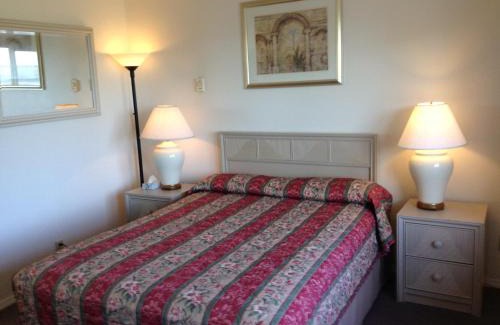 Crescent City Hotel | Front Street Inn