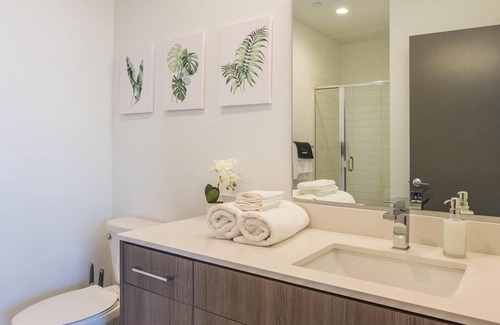 Financial District Apartment | Frontdesk | 1BR Apt Near Power & Light District