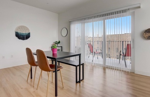 Fifth Ward Apartment | Frontdesk | 2 BR Apt near the Milwaukee Riverwalk