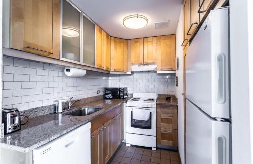 Hyde Park Apartment | FRONTDESK Comfy 2 BR Apt by Hyde Park Art Center