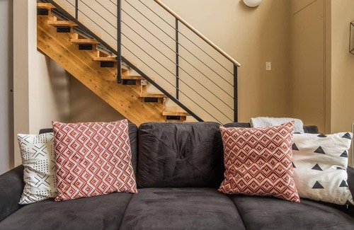 Mill District Apartment | Frontdesk | Convenient 1BR Apt in Downtown East