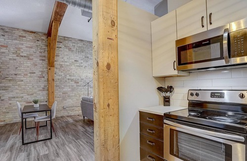 Warehouse District Apartment | Frontdesk | Studio Apt by Target Field