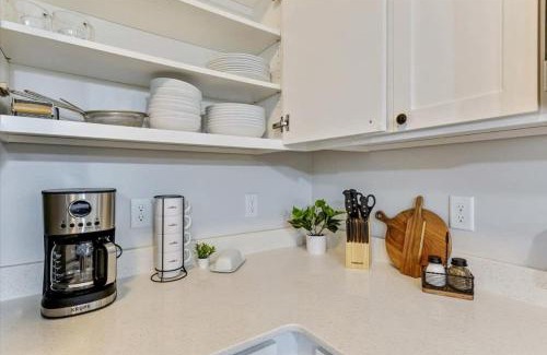 Lehi House | FrontRunner Lehi Station Fully Equipped Kitchen