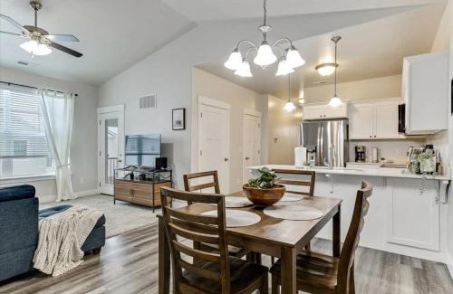 Lehi House | FrontRunner Lehi Station Fully Equipped Kitchen
