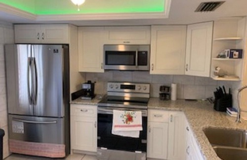 Iona Condo | Ft. Myers, Lake View, 2BR & 2BA, Best Beaches