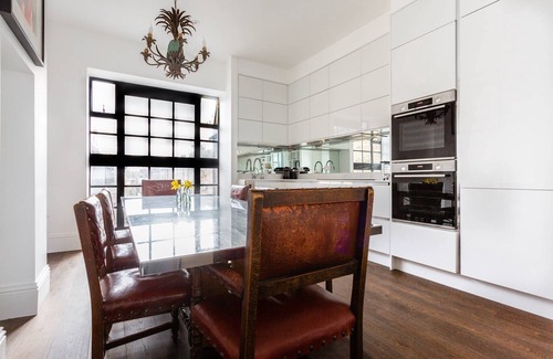 Royal Borough of Kensington and Chelsea Apartment | Fulham Road X by onefinestay