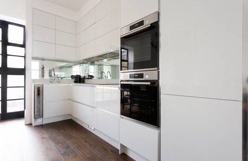 Royal Borough of Kensington and Chelsea Apartment | Fulham Road X by onefinestay