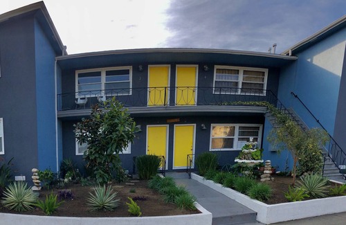 Los Angeles Apartment | Full bedroom Apartment in Trendy Highland Park.