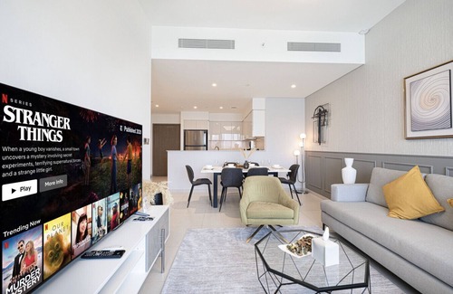 Downtown Dubai Apartment | Full Burj Khalifa View|Brand New 3BR+1 Guest Room