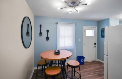 North Central Omaha House | Full Duplex, 8 Bedrooms, 4 Baths, 2 Kitchens