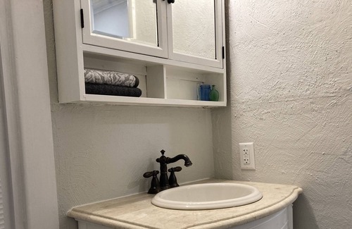 Reading Apartment | Full first floor apartment near West Reading and Alvernia University