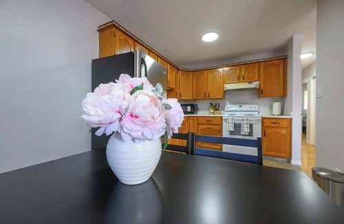 Grande Prairie House | Full Home | 3 Br 2 Bath | Garage | Free WIFI