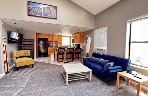 Sunland Estates House | Full Home on Section · Gorge Amphitheatre House, 5.4 miles from venue