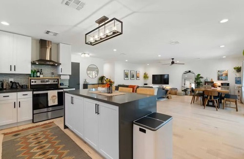 South Scottsdale House | Full House! South Scottsdale Near Old Town!