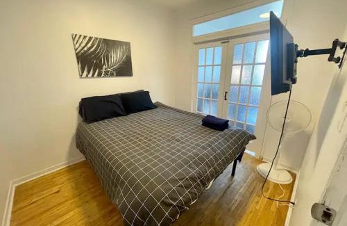 Mile End House | FULL KITCHEN 12min from DTOWN Room B