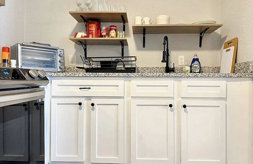 Central Oklahoma City House | Full-Kitchen 2BR | $1900/month #41A | Queen Beds