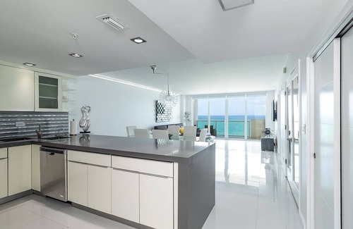 Seybold Apartment | FULL OCEAN FRONT UNIT ON THE OCEAN