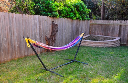 South Lamar House | Full of Color and Light, 5 min from best music, food, and honkey-tonks in Austin