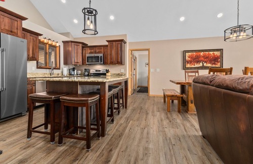 Wautoma House | Full Rec Lake w/pontoon to rent! 🏖 Beach. 🐶 friendly.