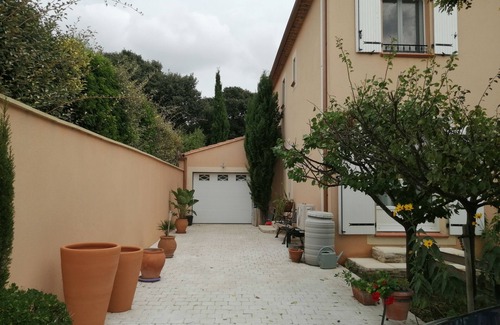 Serignan-du-Comtat House | Fully air-conditioned Provencal house for family vacations!