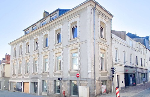 Cholet Apartment | Fully equipped 3-star rated modern air-conditioned apartment
