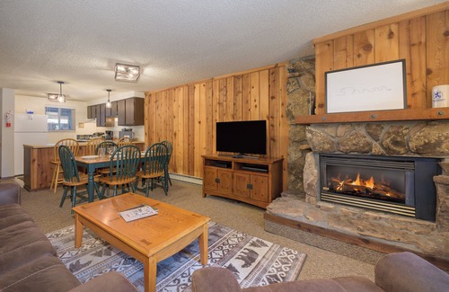 Winter Park Condo | Fully equipped kitchen, updated interior in this cozy condo