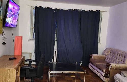 Birch Cliff Apartment | Fully furnished 1 bedroom apartment at Kingston and Warden in Toronto