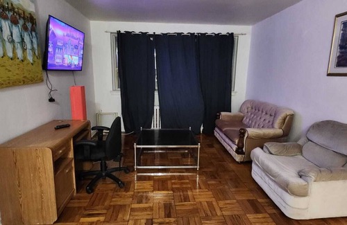 Birch Cliff Apartment | Fully furnished 1 bedroom apartment at Kingston and Warden in Toronto