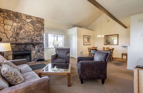 Tahoe Village Condo | Fully furnished 3bdr/2bth washer-dryer/available week of July 4th.