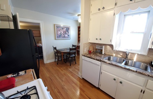 Benson House | Fully furnished 3BR home in trendy Benson w/restaurants +