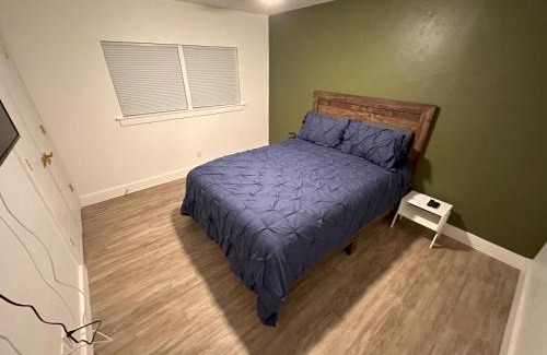Tallahassee Apartment | Fully Furnished Executive Housing - Whole House - Mabry Manor