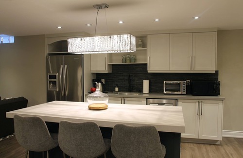 Richmond Hill House | Fully Furnished Guest Suite