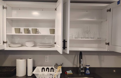 Downtown Hartford Apartment | Fully Furnished Private 1-bed Boutique Building FREE UTILITIES/GYM/POOL