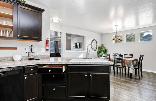 Meridian House | Fully furnished, Short term 3bed/2.5bath