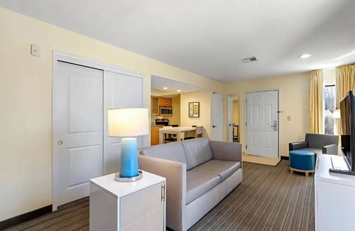 Springdale Apartment | Fully Furnished Studio | Flexible Stays