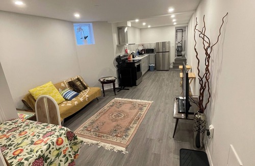 Roncesvalles Village House | FULLY PRIVATE 1 Bedroom Basement Unit