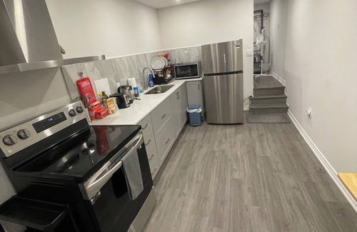 Roncesvalles Village House | FULLY PRIVATE 1 Bedroom Basement Unit