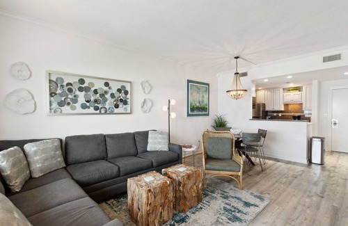 Fernandina Beach Condo | Fully Remodeled 5th-Floor Sandcastles Villa with Ocean Views!