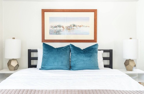 Williams Bay Cottage | Fully remodeled Cozy Cottage centrally and conveniently located to Lake Geneva.