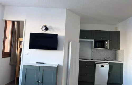 La Perriere Apartment | FULLY RENOVATED, LOCATED IN THE HEART OF THE RESORT, IDEAL FOR SKIERS!