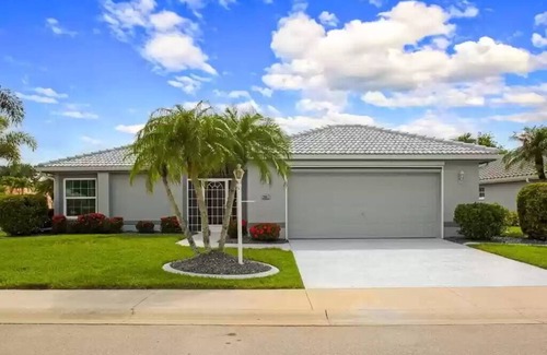 Herons Glen House | Fully Renovated at Heron's Glen Golf Course Community