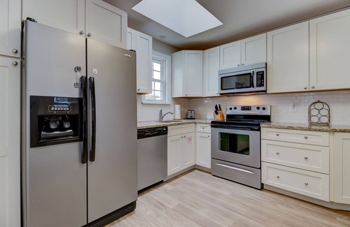 Village Green House | Fully Renovated 3 BR/2 bath home - Now booking for 2025!