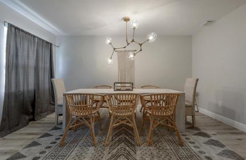 Seminole House | Fully Renovated Seminole Resort Style Home