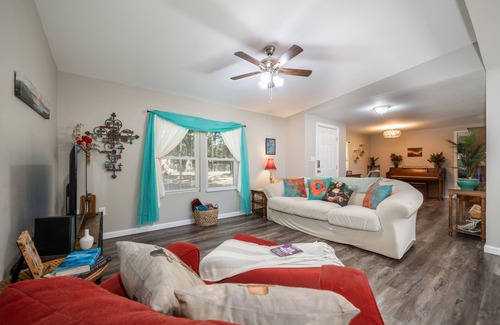 Piney House | Fully renovated with lake views!