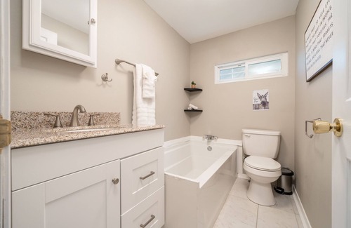 Piney House | Fully renovated with lake views!