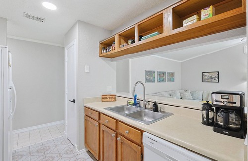 Garland House | Fully Stocked Family-Friendly Home with Games