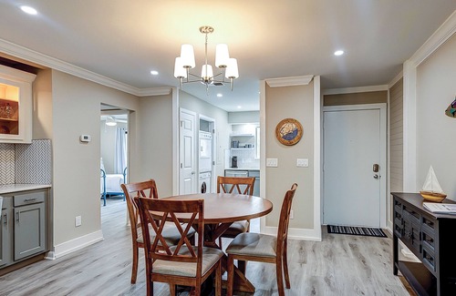 Seabrook Island Condo | Fully updated condo with serene view, enclosed balcony, WiFi, W/D, pool, & gym
