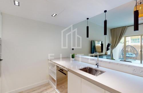 The Greens Apartment | Fully Upgraded 1BD Large Terrace and Extra Sofa Bed