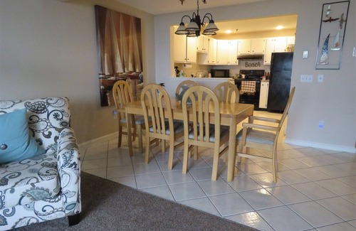 Old Orchard Beach Condo | Fun 2BR Oceanfront Condo at The Brunswick in Old Orchard Beach