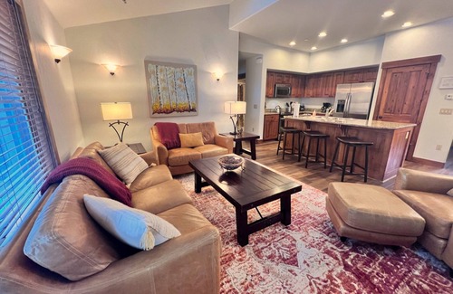 Breckenridge Ski Chalet | Fun Awaits! Ski-In Pools Hot Tubs Walk to Main St
